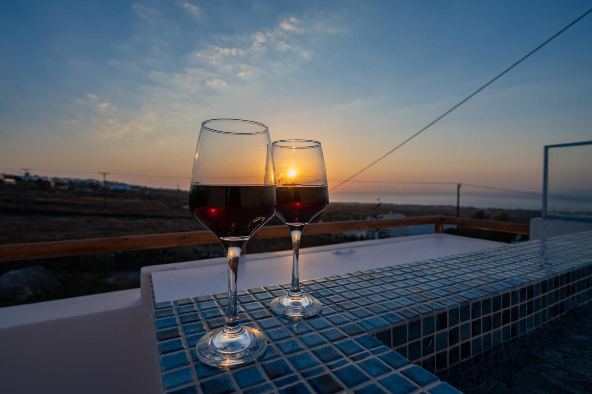Theophrasti Suites Foinikia  Экстерьер фото