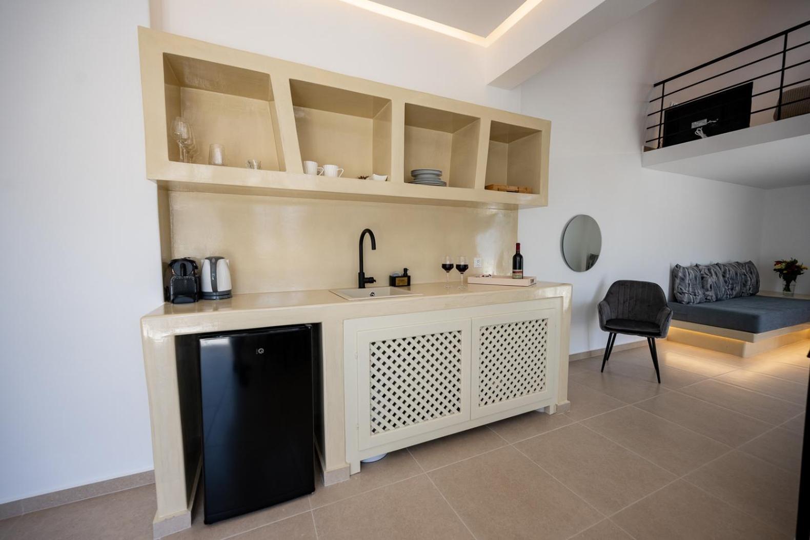 Theophrasti Suites Foinikia  Экстерьер фото